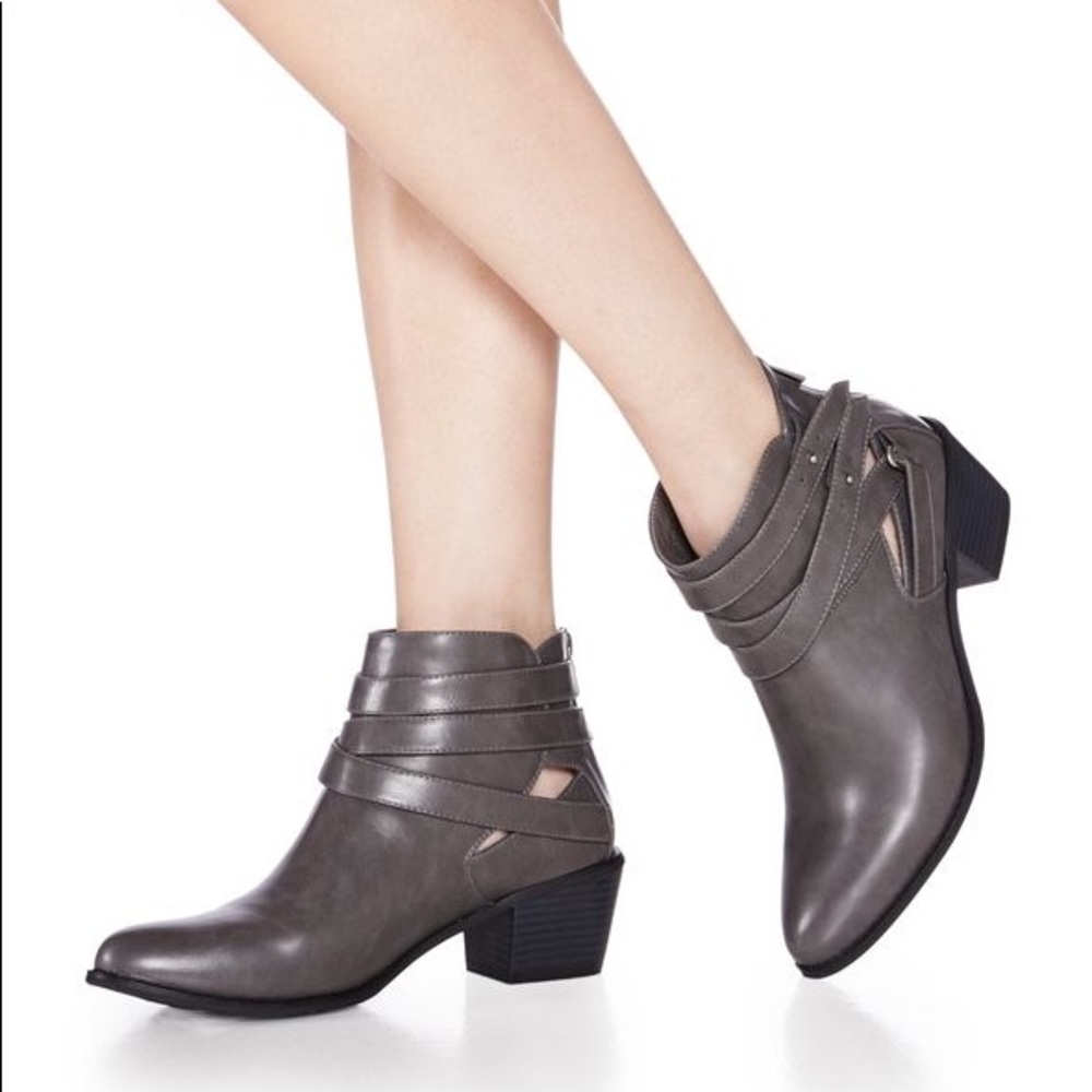 Zilva by JustFab Grey Ankle Bootie Sz 6.5